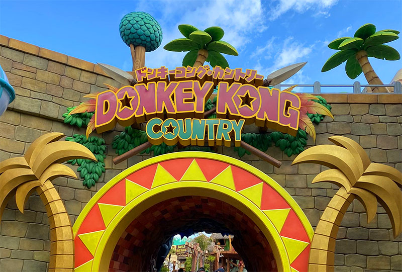 The entrance to the Donkey Kong Country area at Universal Studios Japan